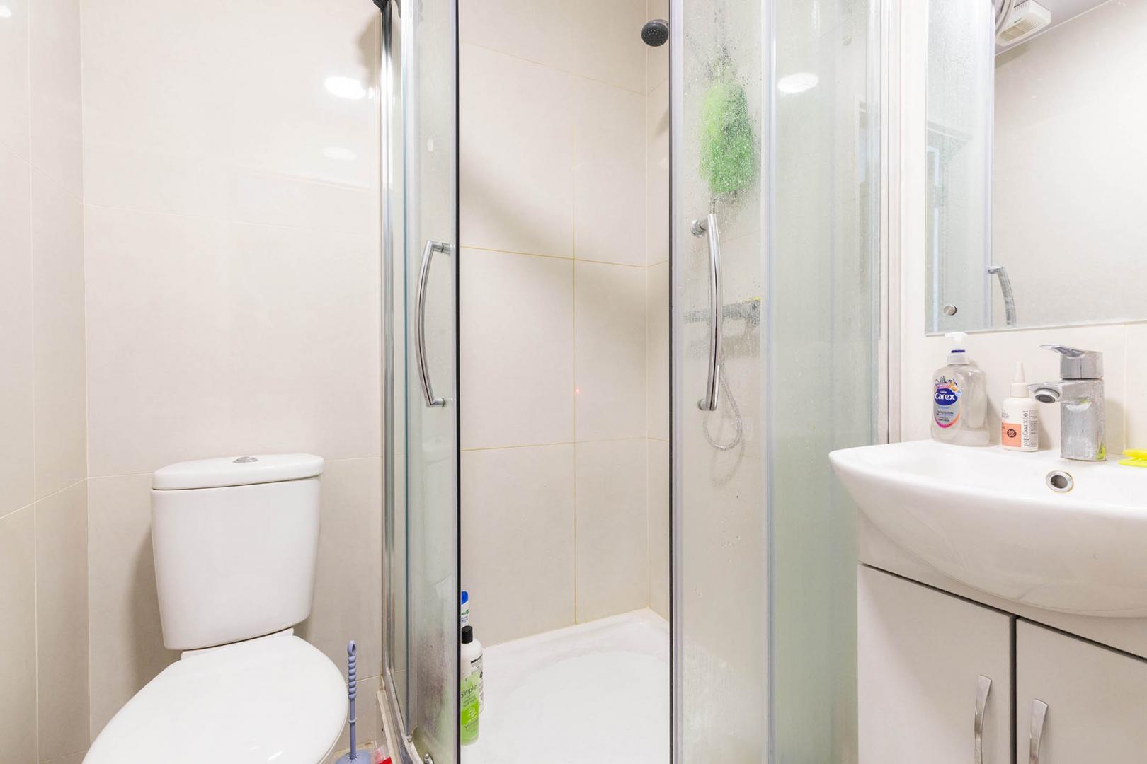 Large studio Lennox Gardens, Dollis Hill